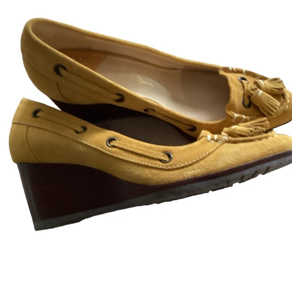 Cole Haan Wedge in mustard yellow suede size 7 EUC - Picture 1 of 6
